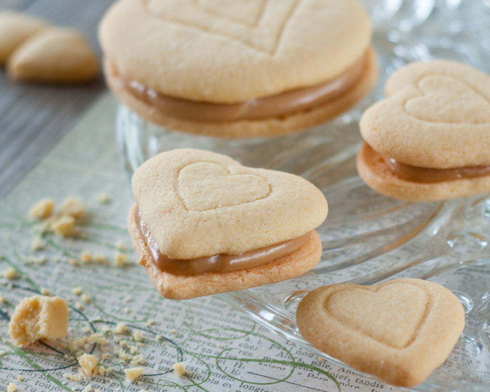 Heart to tail peanut butter hot sale dog treats